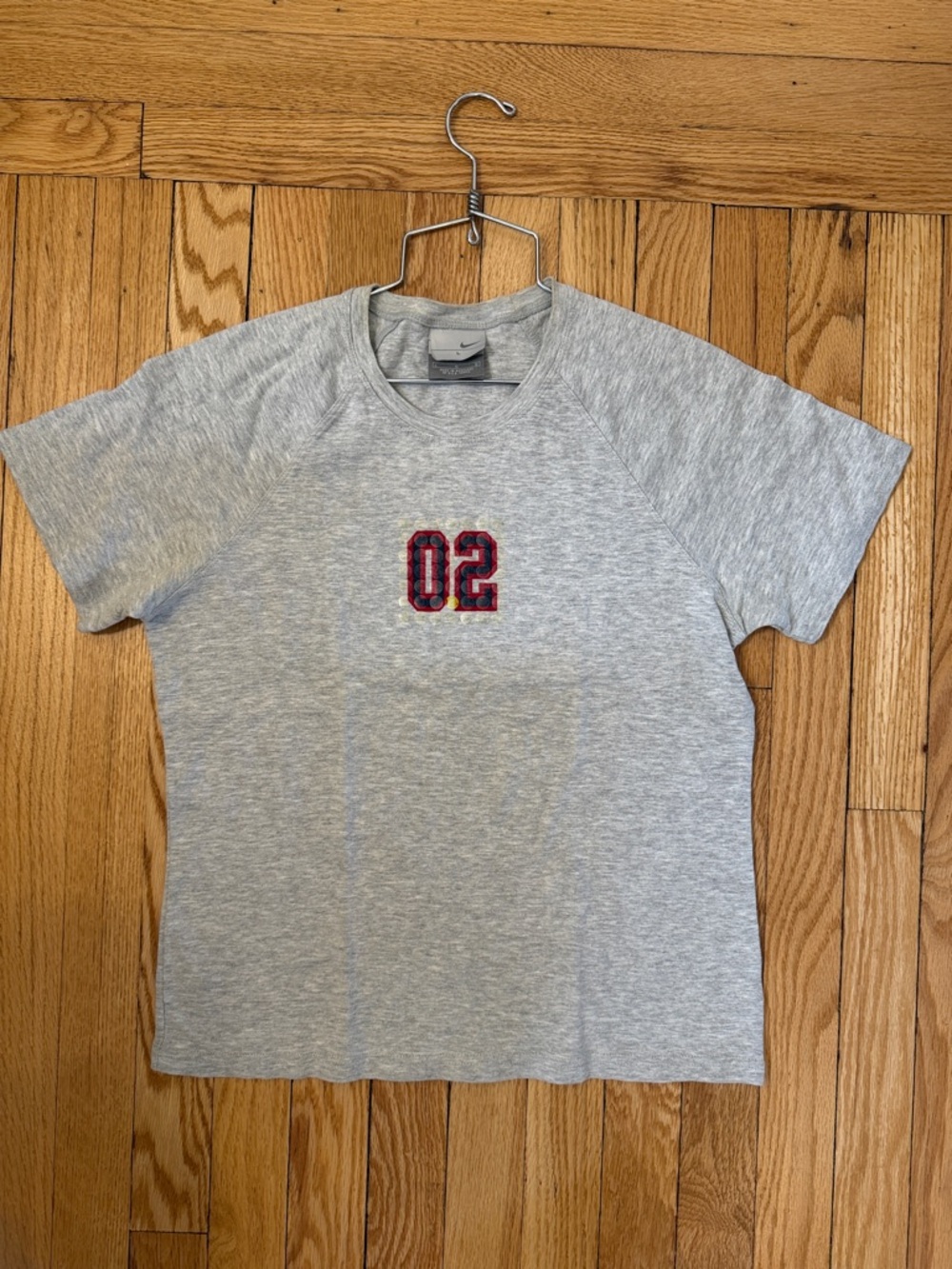 Nike Light Gray Short Sleeve Tee  Red & Black '02' Graphic stretch EUC